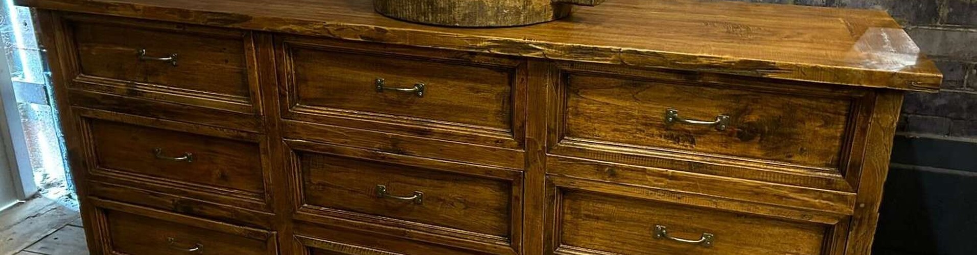 Комоды из массива дерева